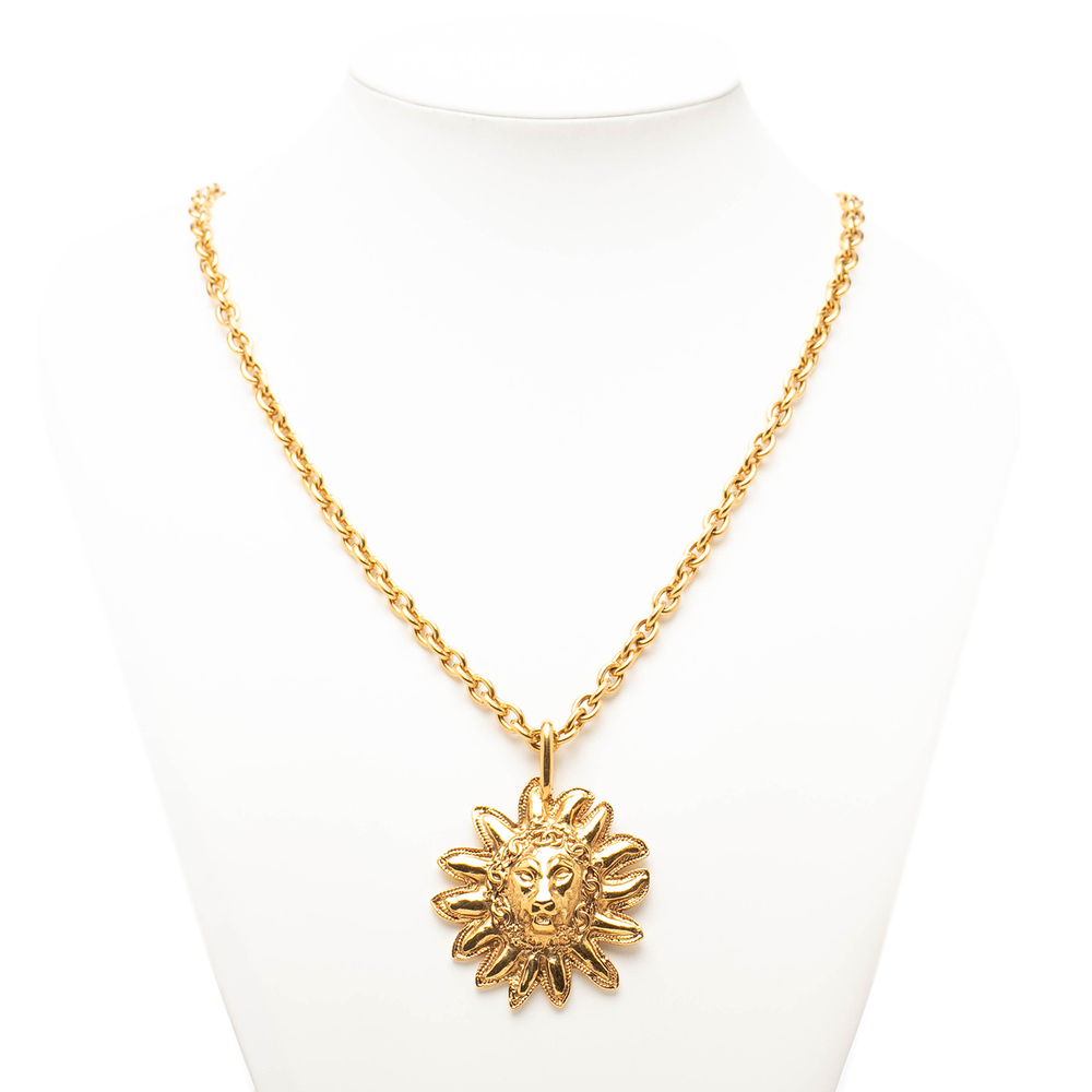Pre-Loved Chanel Gold Plated Leo Lion Sun Medallion Necklace - Picture 7 of 7